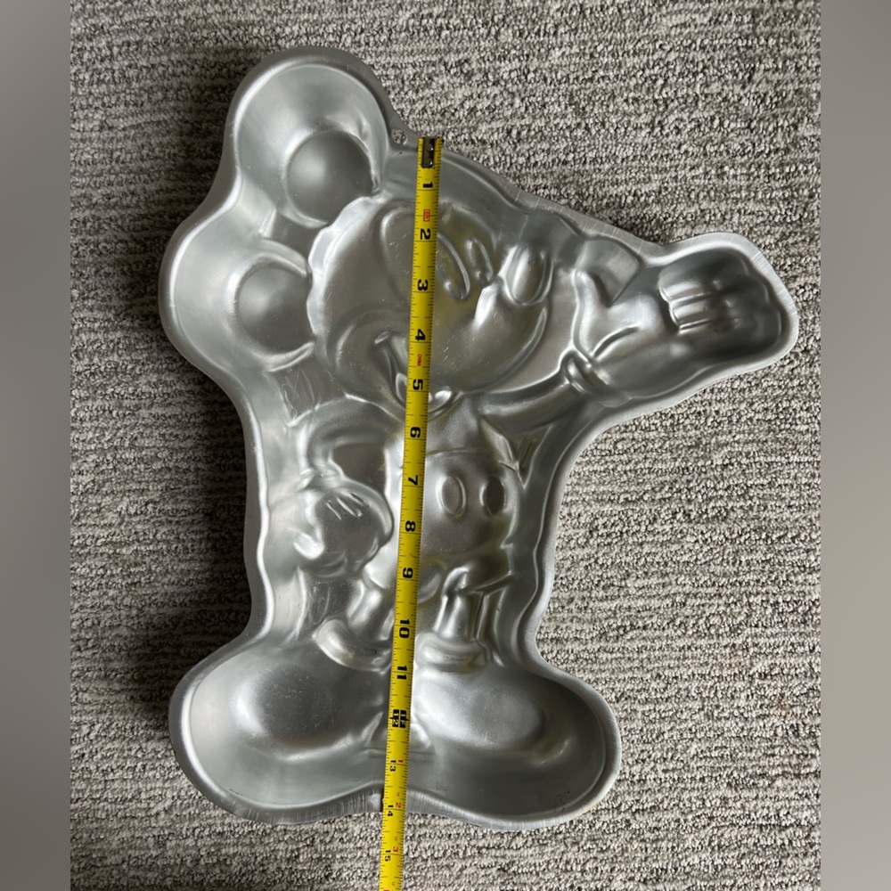Disney Mickey Mouse Wilton Cake Pan - Picture 5 of 5